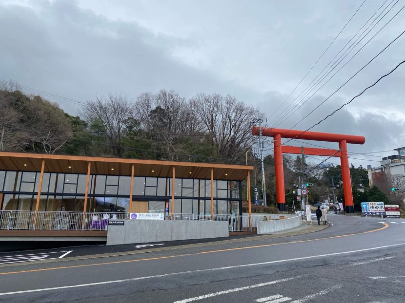 筑波山神社入口バス停のところです。